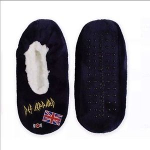 Def lepard fuzzy slipper socks size M/L